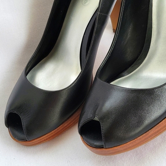 Ann Taylor LOFT Leather Pumps - Size 6 - Black - Picture 5 of 7